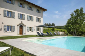 Big Loft 3 in Santa Caterina Langhe country house with private terrace, pool & garden